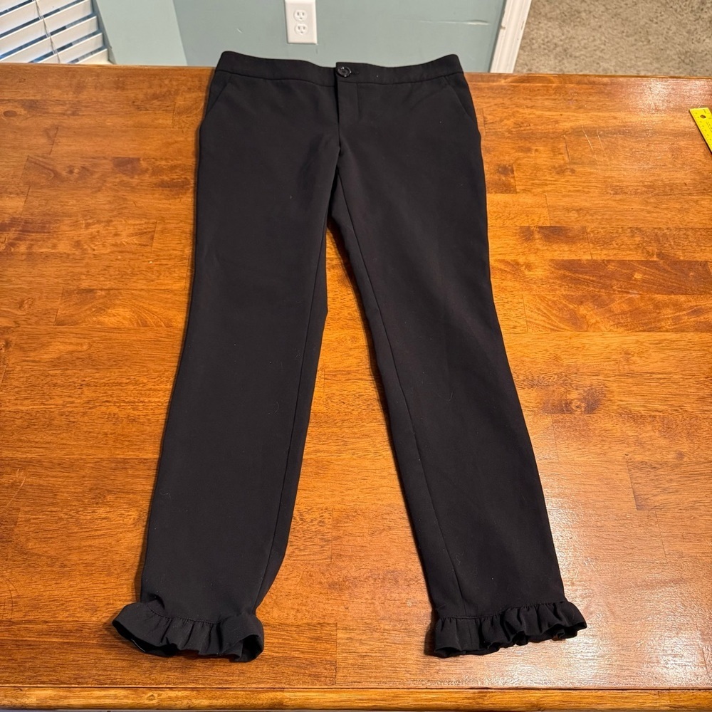 Authentic Gucci Black Ruffle Hem Slim Trousers Made in Italy size 42 size 6